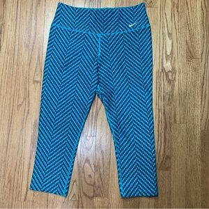 Nike High Waisted Dri-Fit Capri Leggings M Turquoise Navy Herringbone Zig Zag